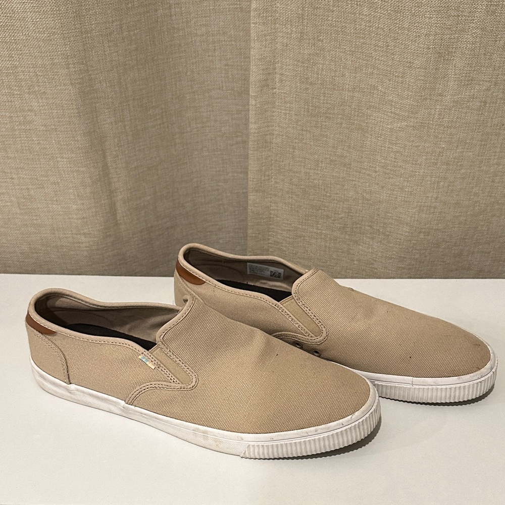 Toms Men's Beige Canvas Slip On Sneakers size 9.5
